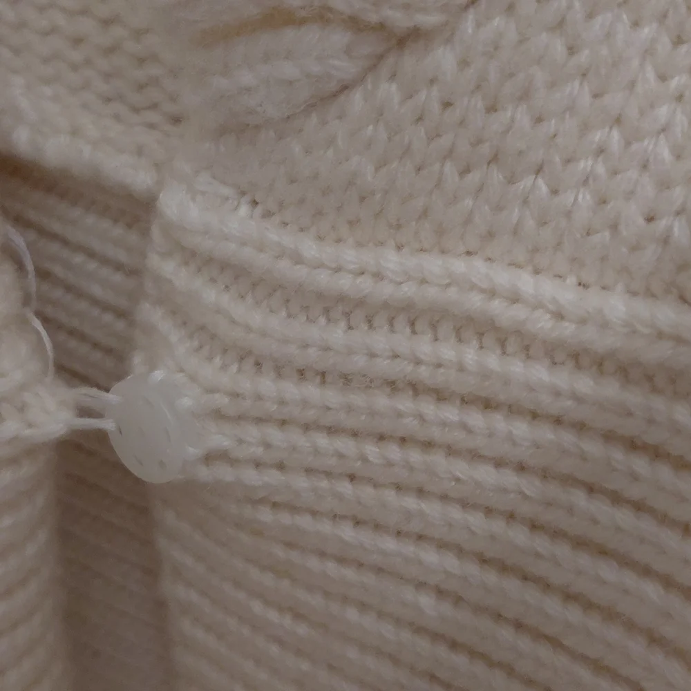Elegant Cream Sweater with Black Accent - Picture 5 of 5
